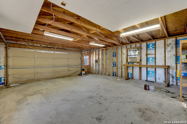 Image 31 of 47 For 499 Lakeway  