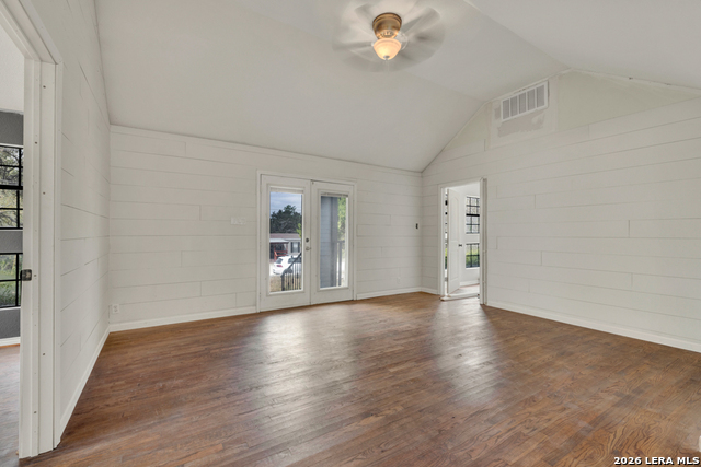 Image 4 of 47 For 499 Lakeway  