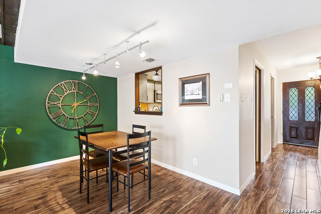 Image 10 of 25 For 11303 Vance Jackson  K2