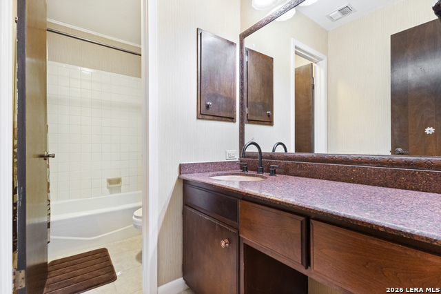 Image 20 of 25 For 11303 Vance Jackson  K2