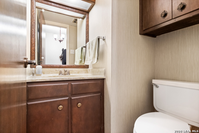 Image 21 of 25 For 11303 Vance Jackson  K2