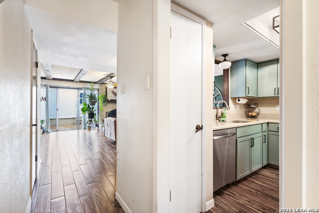 Image 5 of 25 For 11303 Vance Jackson  K2