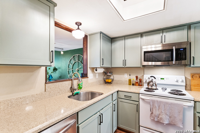 Image 6 of 25 For 11303 Vance Jackson  K2