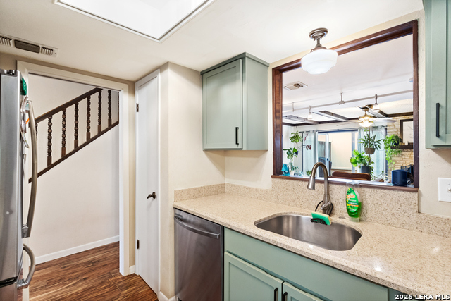 Image 9 of 25 For 11303 Vance Jackson  K2