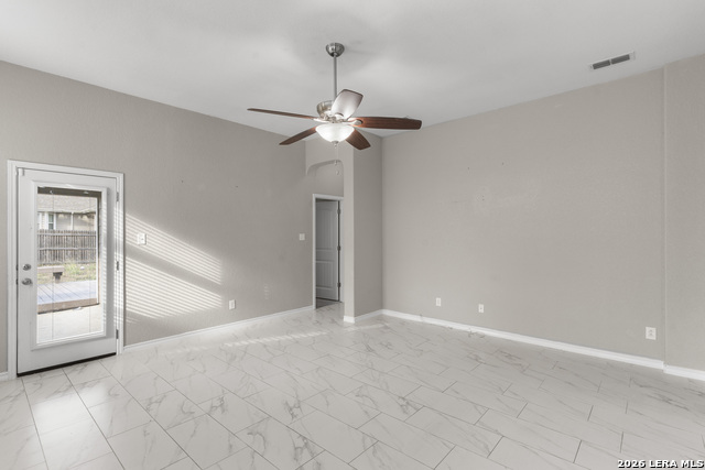 Image 11 of 26 For 10421 Macarthur