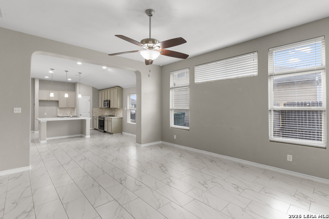 Image 12 of 26 For 10421 Macarthur