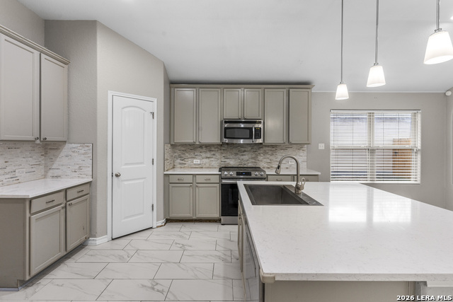 Image 7 of 26 For 10421 Macarthur