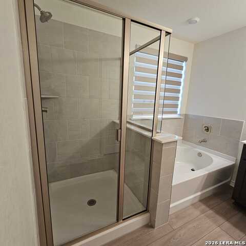 Image 12 of 35 For 14839 Vance Jackson  Unit 911