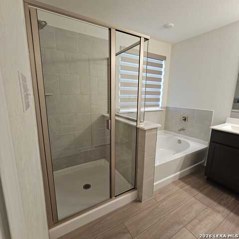 Image 13 of 35 For 14839 Vance Jackson  Unit 911