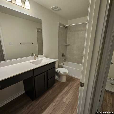 Image 18 of 35 For 14839 Vance Jackson  Unit 911