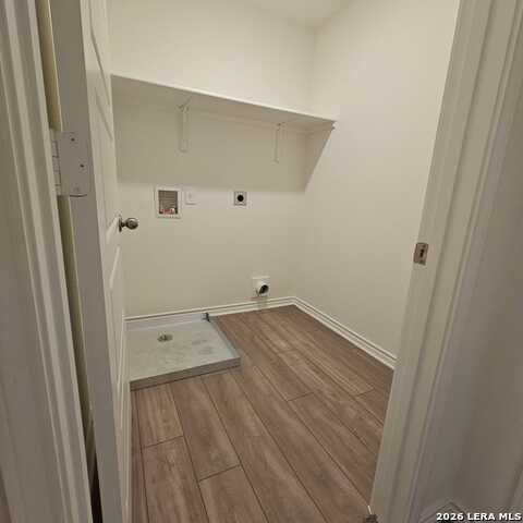 Image 19 of 35 For 14839 Vance Jackson  Unit 911