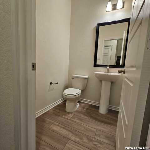 Image 24 of 35 For 14839 Vance Jackson  Unit 911