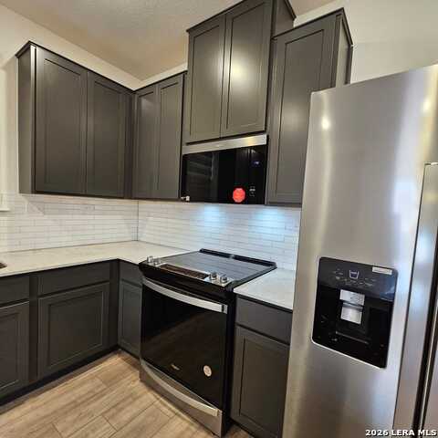 Image 5 of 35 For 14839 Vance Jackson  Unit 911