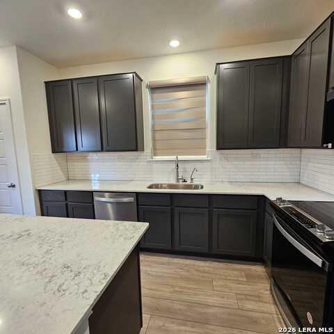 Image 6 of 35 For 14839 Vance Jackson  Unit 911