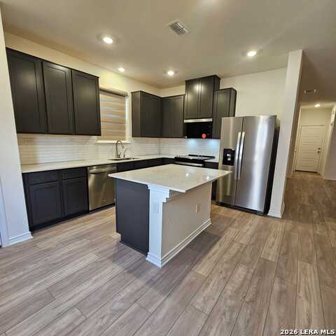 Image 7 of 35 For 14839 Vance Jackson  Unit 911