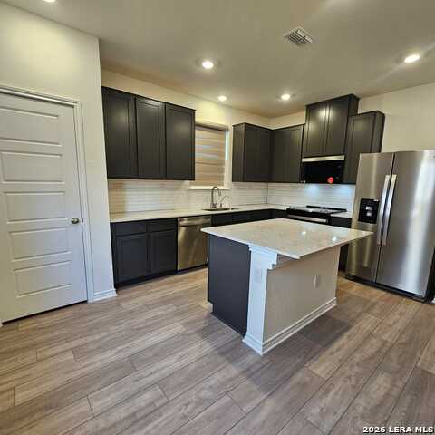 Image 8 of 35 For 14839 Vance Jackson  Unit 911