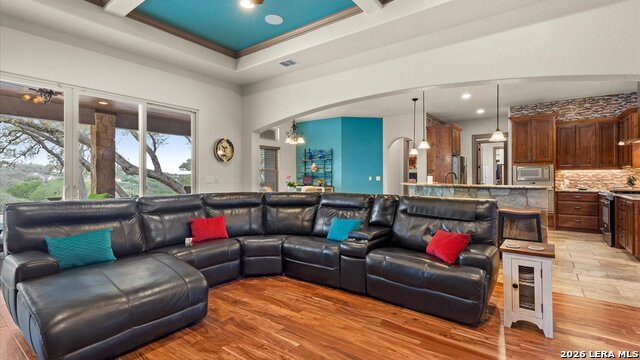 Listing photo id 14 for 543 River Chase