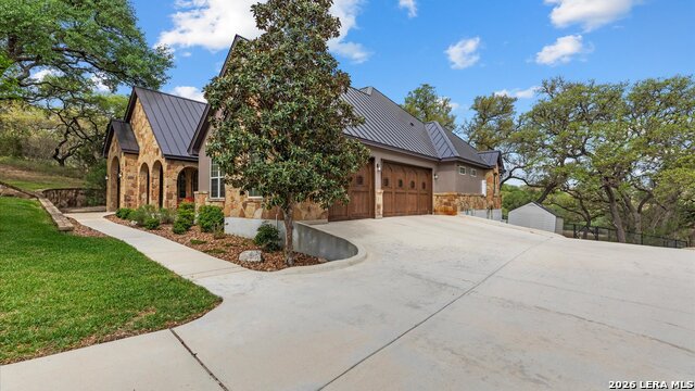 Listing photo id 0 for 543 River Chase