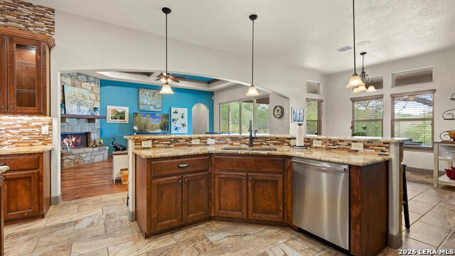 Listing photo id 21 for 543 River Chase