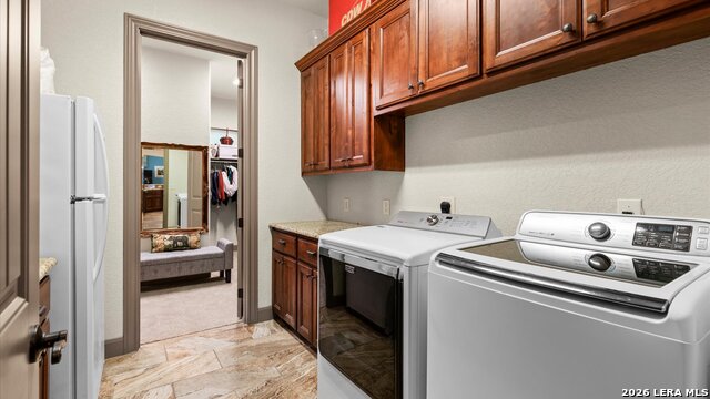 Listing photo id 22 for 543 River Chase