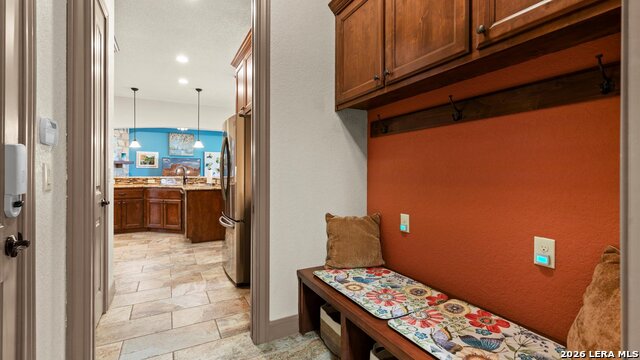 Listing photo id 23 for 543 River Chase