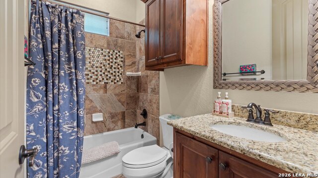 Listing photo id 30 for 543 River Chase