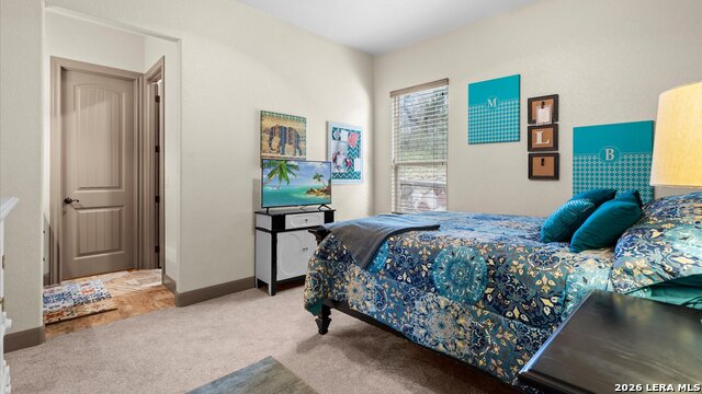 Listing photo id 31 for 543 River Chase