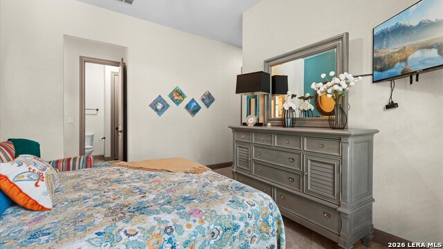 Listing photo id 36 for 543 River Chase