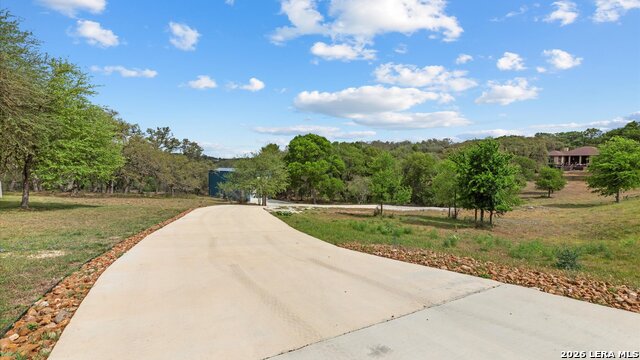 Listing photo id 42 for 543 River Chase