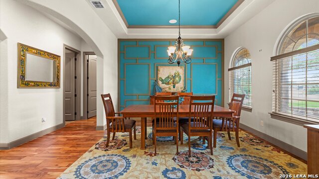 Listing photo id 7 for 543 River Chase