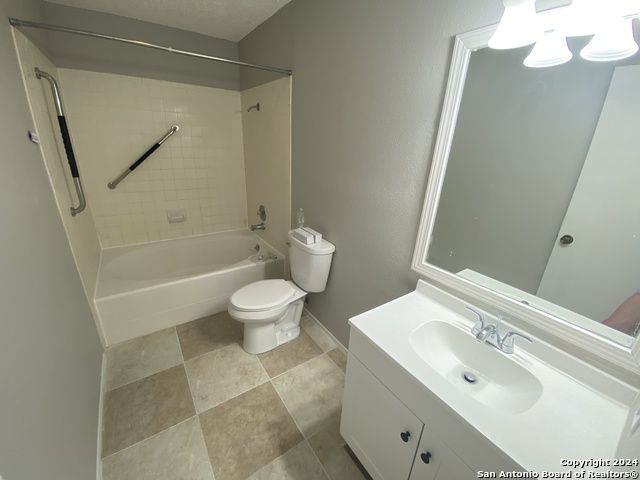 Image 4 of 18 For 8404 Forest Ridge Dr