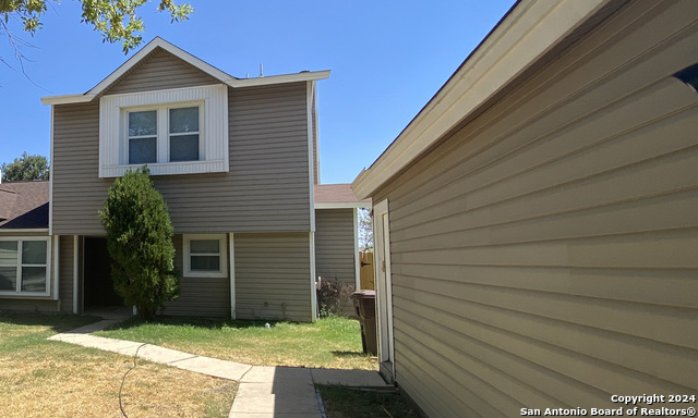 Image 8 of 18 For 8404 Forest Ridge Dr