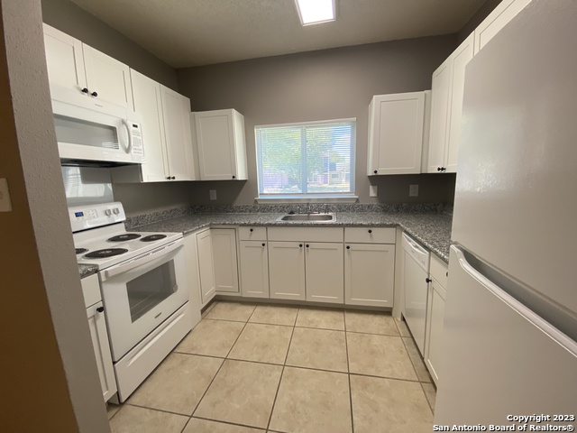 Image 5 of 23 For 8406 Forest Ridge Dr