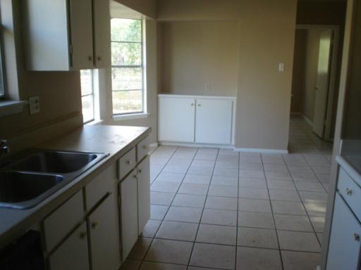 Image 4 of 7 For 5819 Woodhill