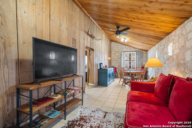 Image 30 of 32 For 3499 Us Highway 290