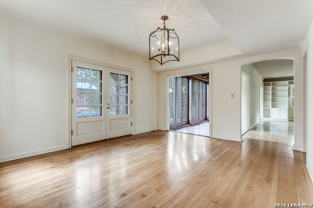 Listing photo id 8 for 144 Thelma  