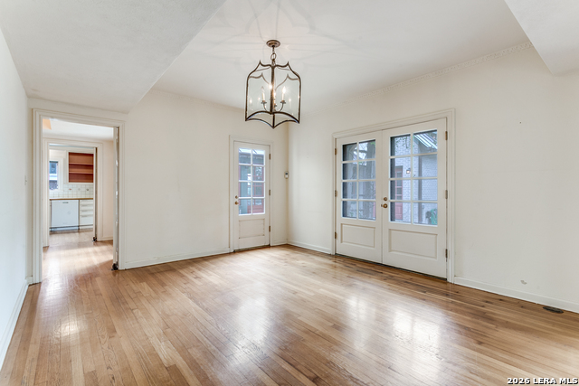 Listing photo id 9 for 144 Thelma  