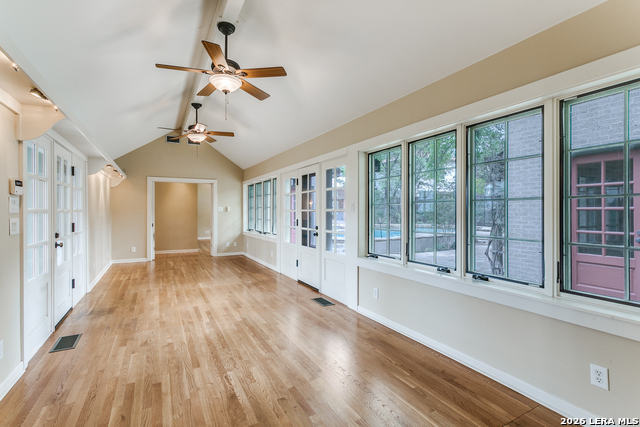 Listing photo id 14 for 144 Thelma  