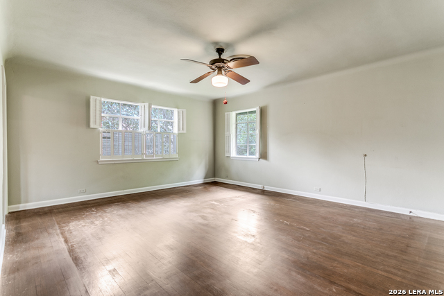 Listing photo id 20 for 144 Thelma  