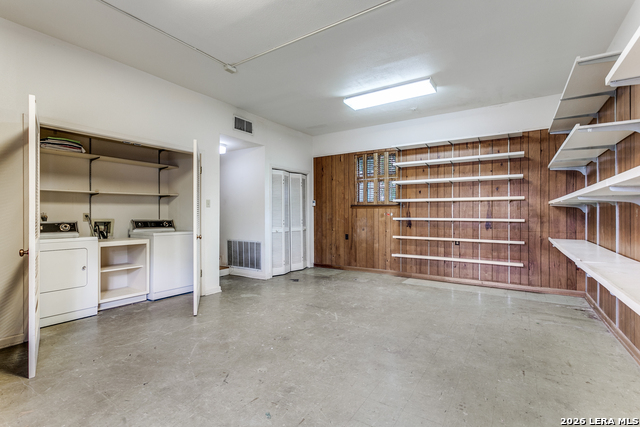 Listing photo id 28 for 144 Thelma  