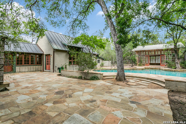 Listing photo id 31 for 144 Thelma  