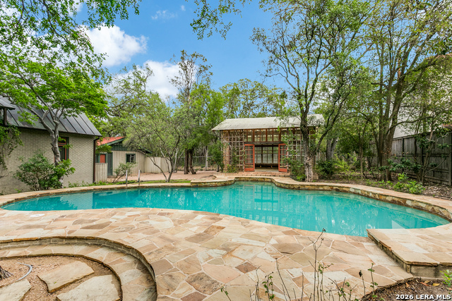 Listing photo id 32 for 144 Thelma  