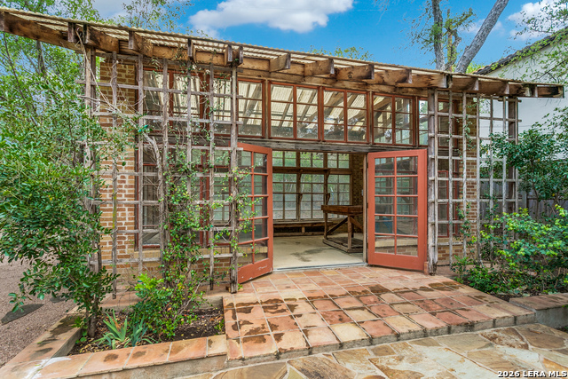 Listing photo id 33 for 144 Thelma  