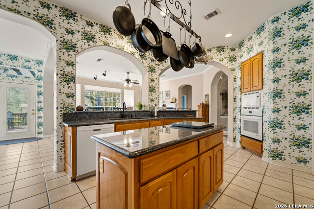 Image 37 of 44 For 230 Shamrock