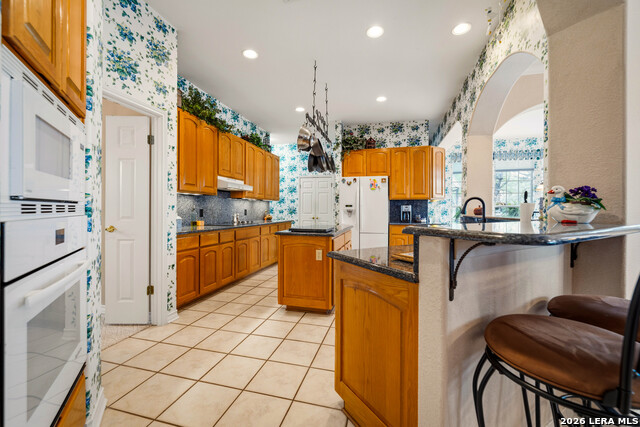 Image 38 of 44 For 230 Shamrock