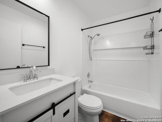 Image 18 of 37 For 6310 Club Oaks