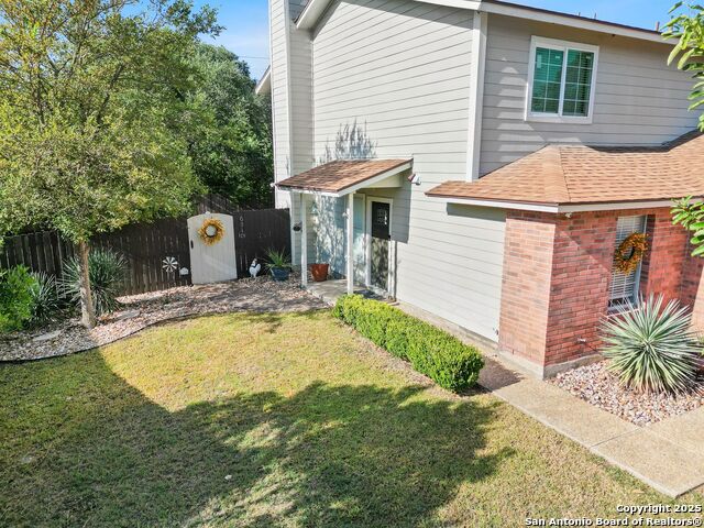 Image 32 of 37 For 6310 Club Oaks