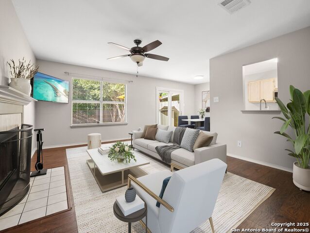 Image 8 of 37 For 6310 Club Oaks