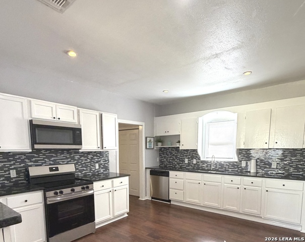 Image 17 of 48 For 1214 Winnipeg W