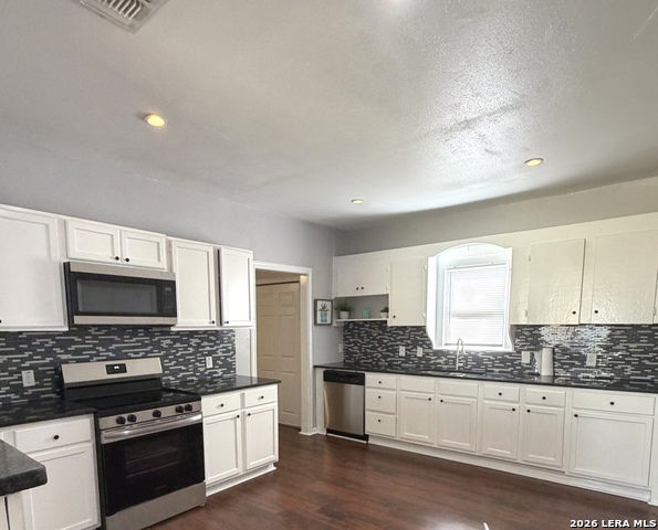 Image 18 of 48 For 1214 Winnipeg W